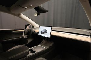Tesla Model Y bild 14