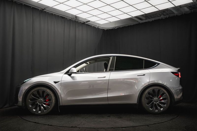 Tesla Model Y bild 10