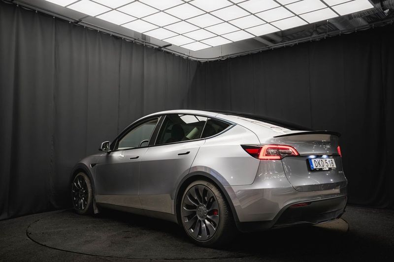Tesla Model Y bild 9
