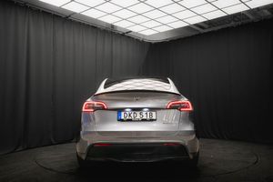 Tesla Model Y bild 8