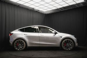 Tesla Model Y bild 6