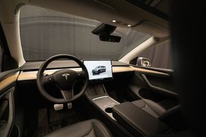 Tesla Model Y bild 12