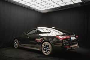 BMW i4 bild 9