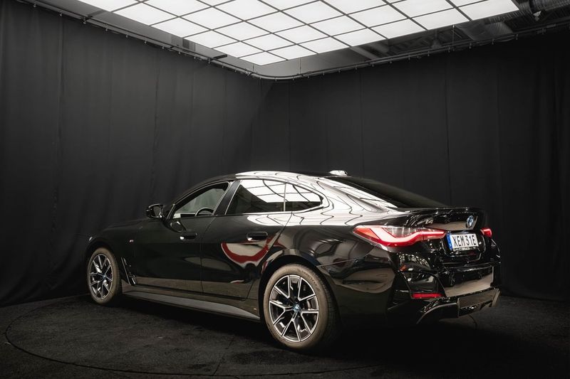 BMW i4 bild 9