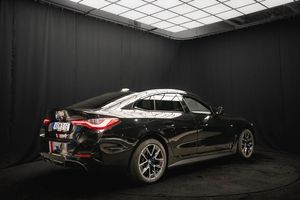BMW i4 bild 7