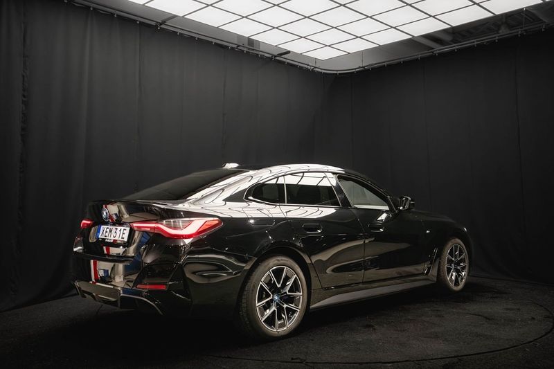 BMW i4 bild 7