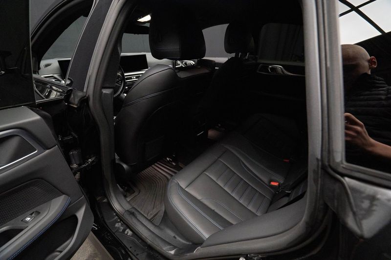 BMW i4 bild 20