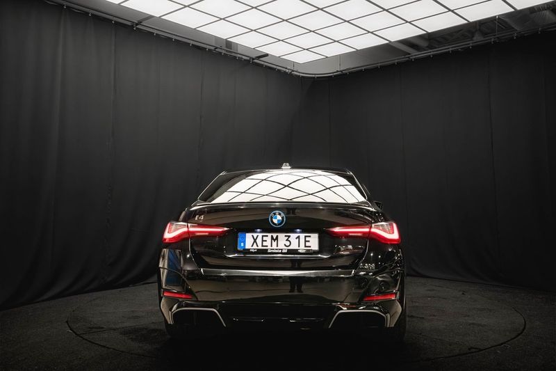 BMW i4 bild 8