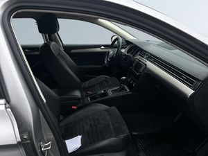 Volkswagen Passat bild 10