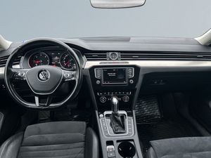 Volkswagen Passat bild 8