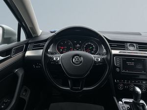 Volkswagen Passat bild 9