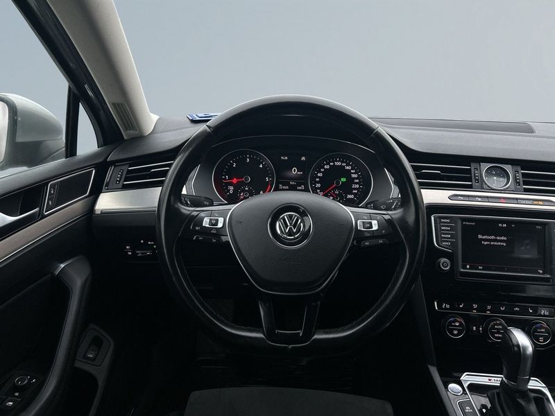 Volkswagen Passat bild 9