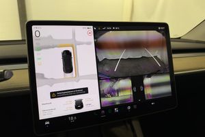Tesla Model Y bild 18