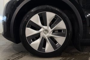 Tesla Model Y bild 25