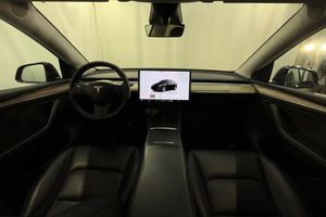 Tesla Model Y bild 11