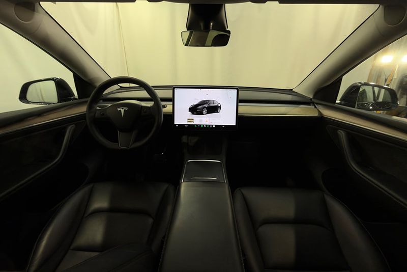 Tesla Model Y bild 11