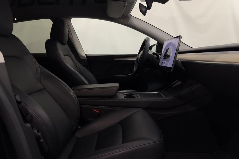 Tesla Model Y bild 21