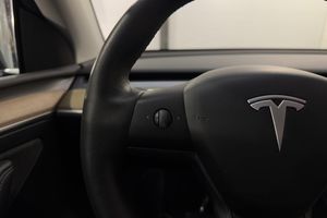 Tesla Model Y bild 9