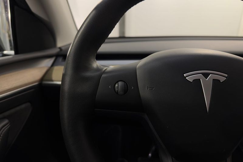 Tesla Model Y bild 9