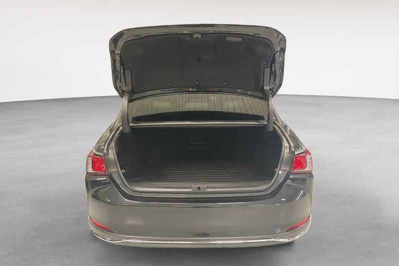 Lexus ES bild 22