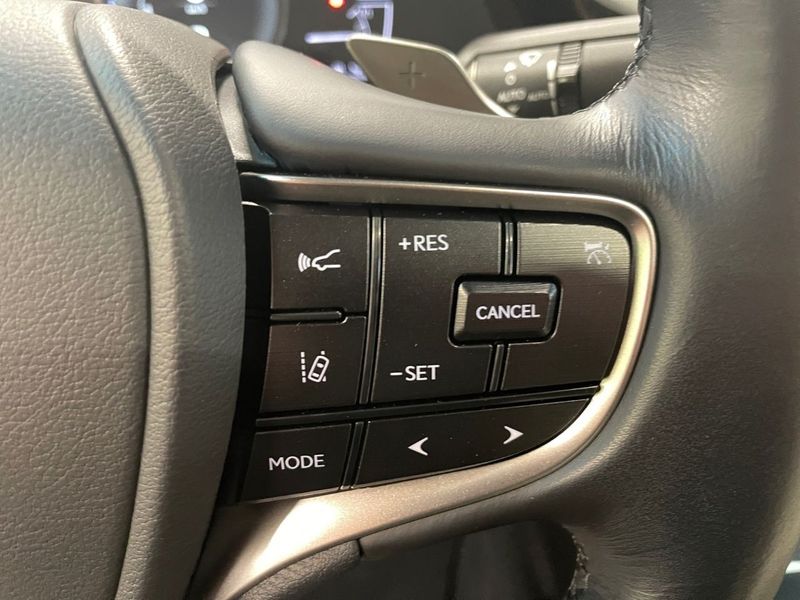 Lexus ES bild 15