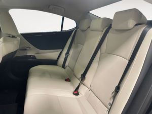 Lexus ES bild 9