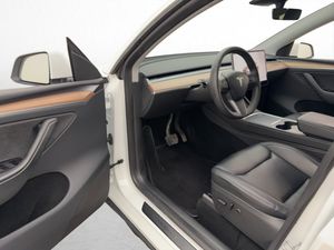 Tesla Model Y bild 14