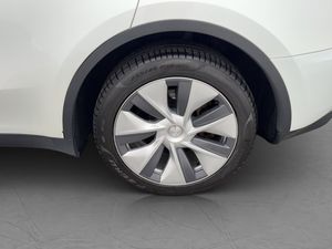 Tesla Model Y bild 33