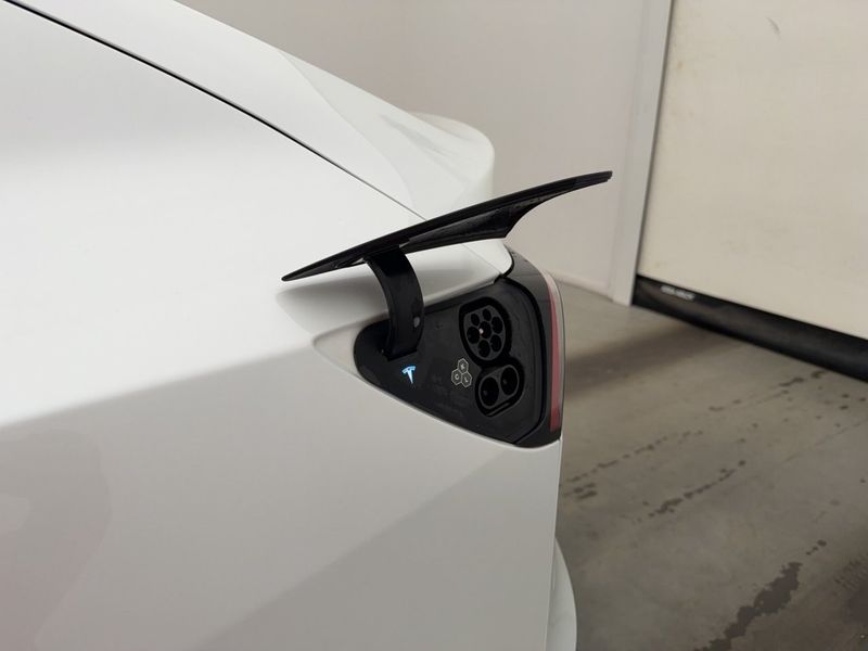 Tesla Model Y bild 11