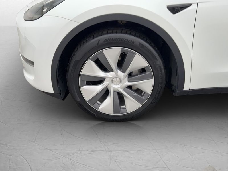 Tesla Model Y bild 32