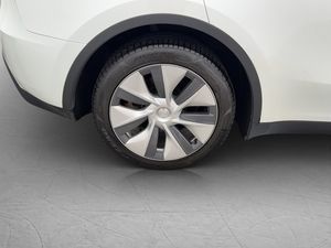 Tesla Model Y bild 34