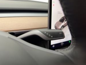 Tesla Model Y bild 23