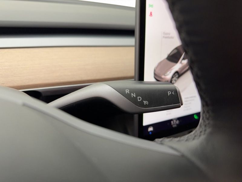 Tesla Model Y bild 23