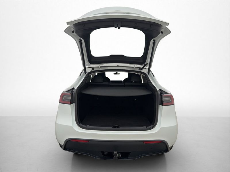 Tesla Model Y bild 13