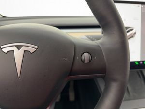 Tesla Model Y bild 22