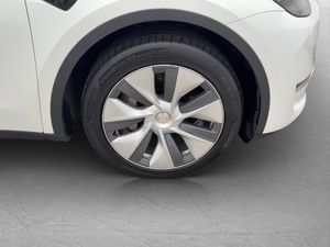 Tesla Model Y bild 35