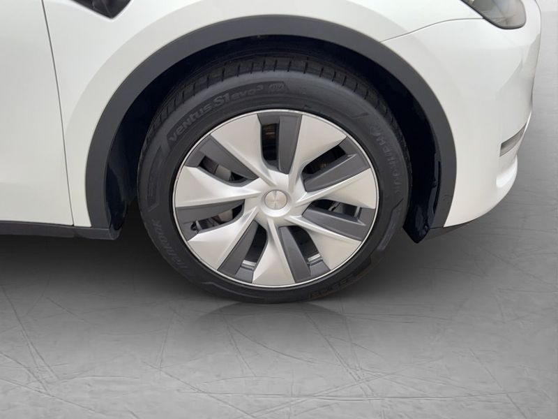 Tesla Model Y bild 35