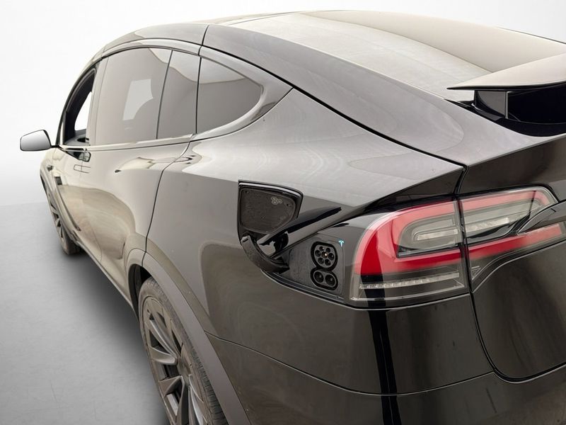 Tesla Model X bild 11