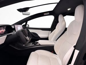 Tesla Model X bild 17