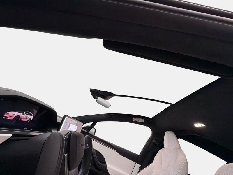 Tesla Model X bild 22