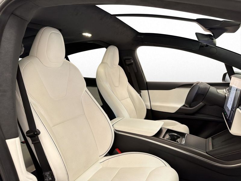 Tesla Model X bild 18