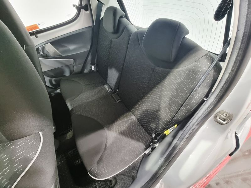 Peugeot 107 bild 10