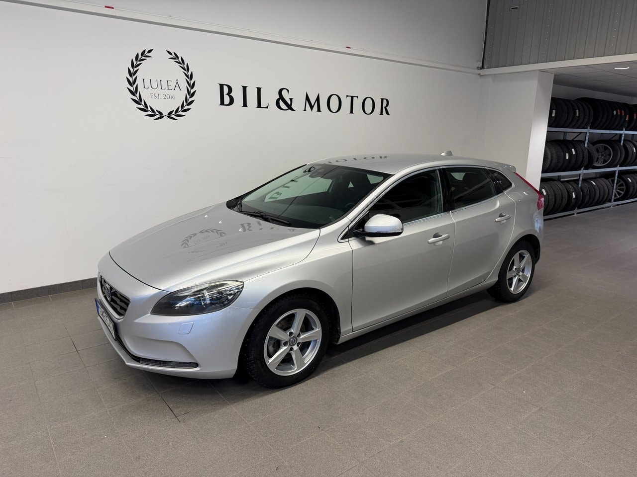 Volvo V40