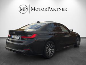 BMW 330 bild 8