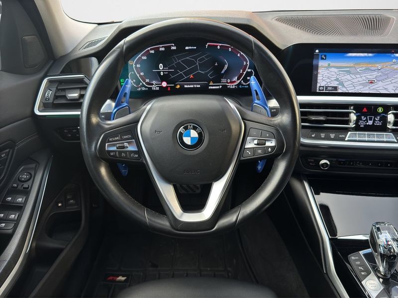 BMW 330 bild 13