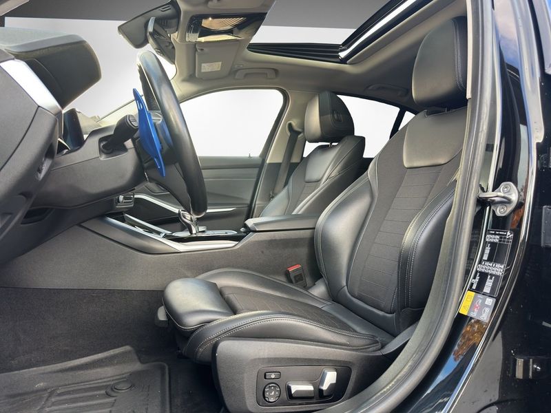 BMW 330 bild 10