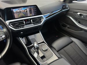 BMW 330 bild 14