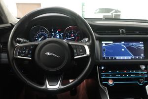 Jaguar XF bild 7