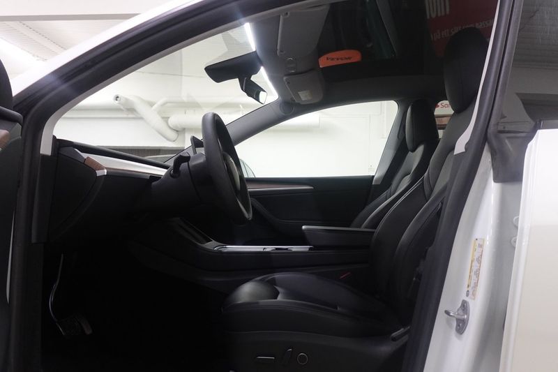 Tesla Model Y bild 4