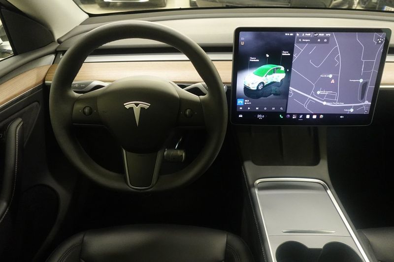Tesla Model Y bild 7